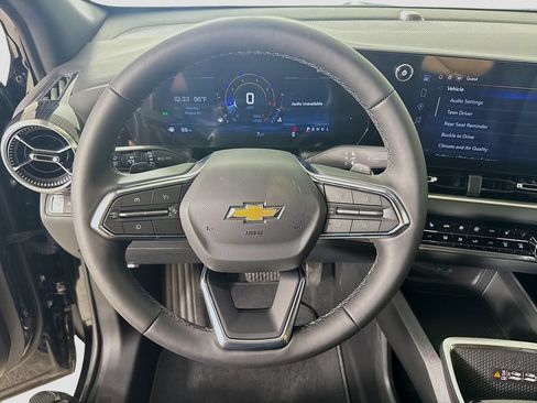 New 2026 Chevrolet Equinox LT w/ Convenience Package II FWD image 13