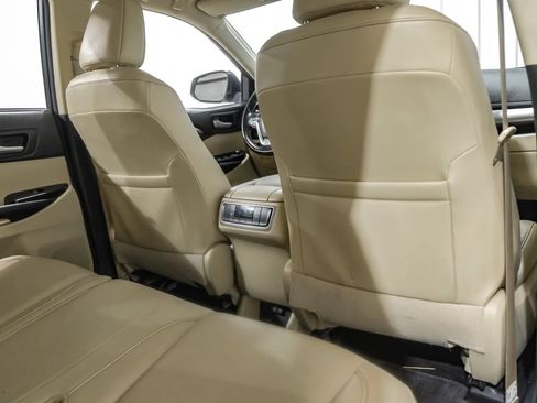 Used 2018 Toyota Highlander XLE FWD image 34