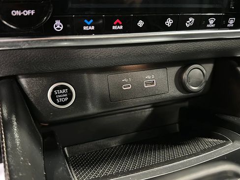 Used 2021 Nissan Rogue SL w/ Premium Package image 12