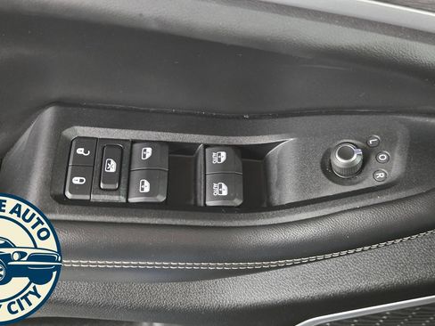 Used 2023 Jeep Grand Cherokee 4WD 4xe image 28