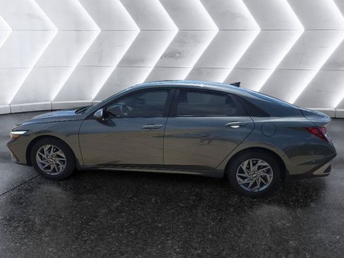 Used 2024 Hyundai Elantra SEL FWD image 8