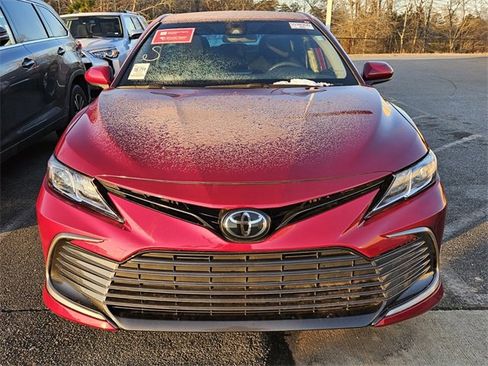 Used 2022 Toyota Camry LE image 2