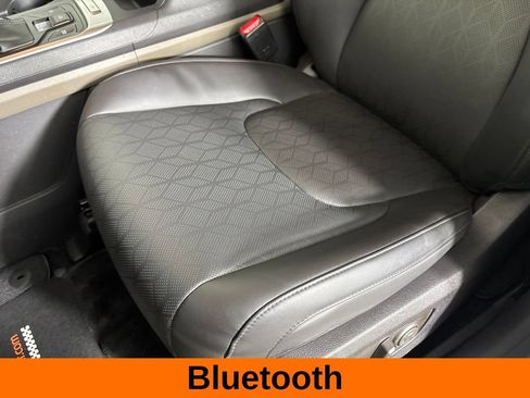 Used 2026 Kia Carnival FWD image 12