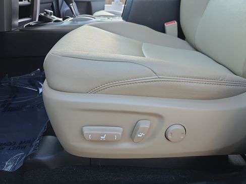 Used 2020 Toyota 4Runner SR5 Premium image 28