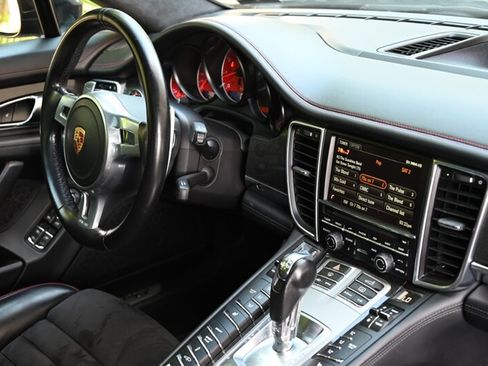 Used 2015 Porsche Panamera GTS AWD/4WD image 22