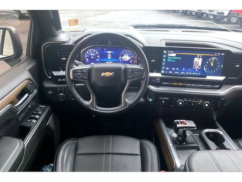 Used 2024 Chevrolet Silverado 1500 High Country w/ Technology Package image 6