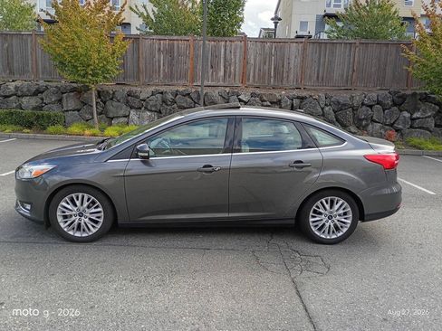 Used 2018 Ford Focus Titanium FWD image 6