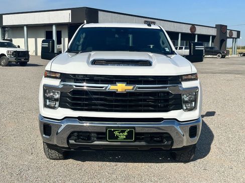 Used 2024 Chevrolet Silverado 2500 LT image 17