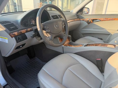 Used 2008 Mercedes-Benz E 320 BlueTEC Sedan image 13