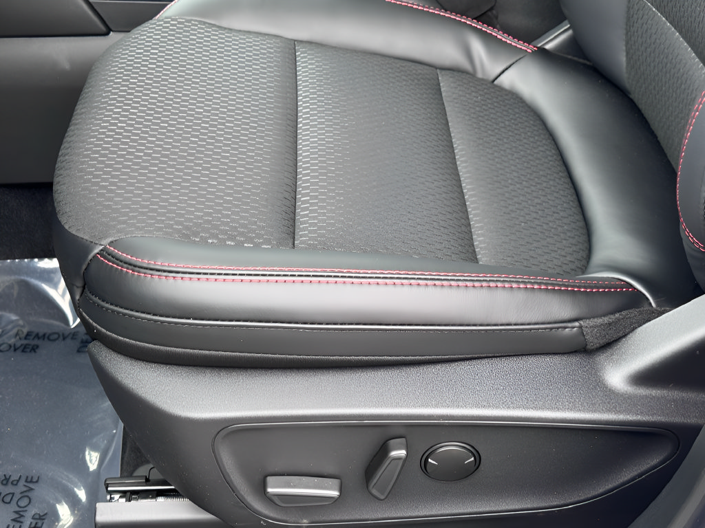 Used 2026 Ford Escape ST-Line FWD image 25