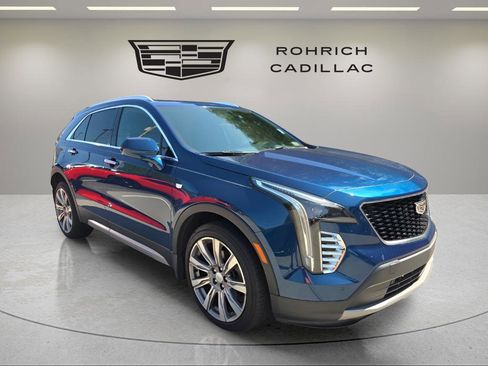 Used 2019 Cadillac XT4 Premium Luxury image 3