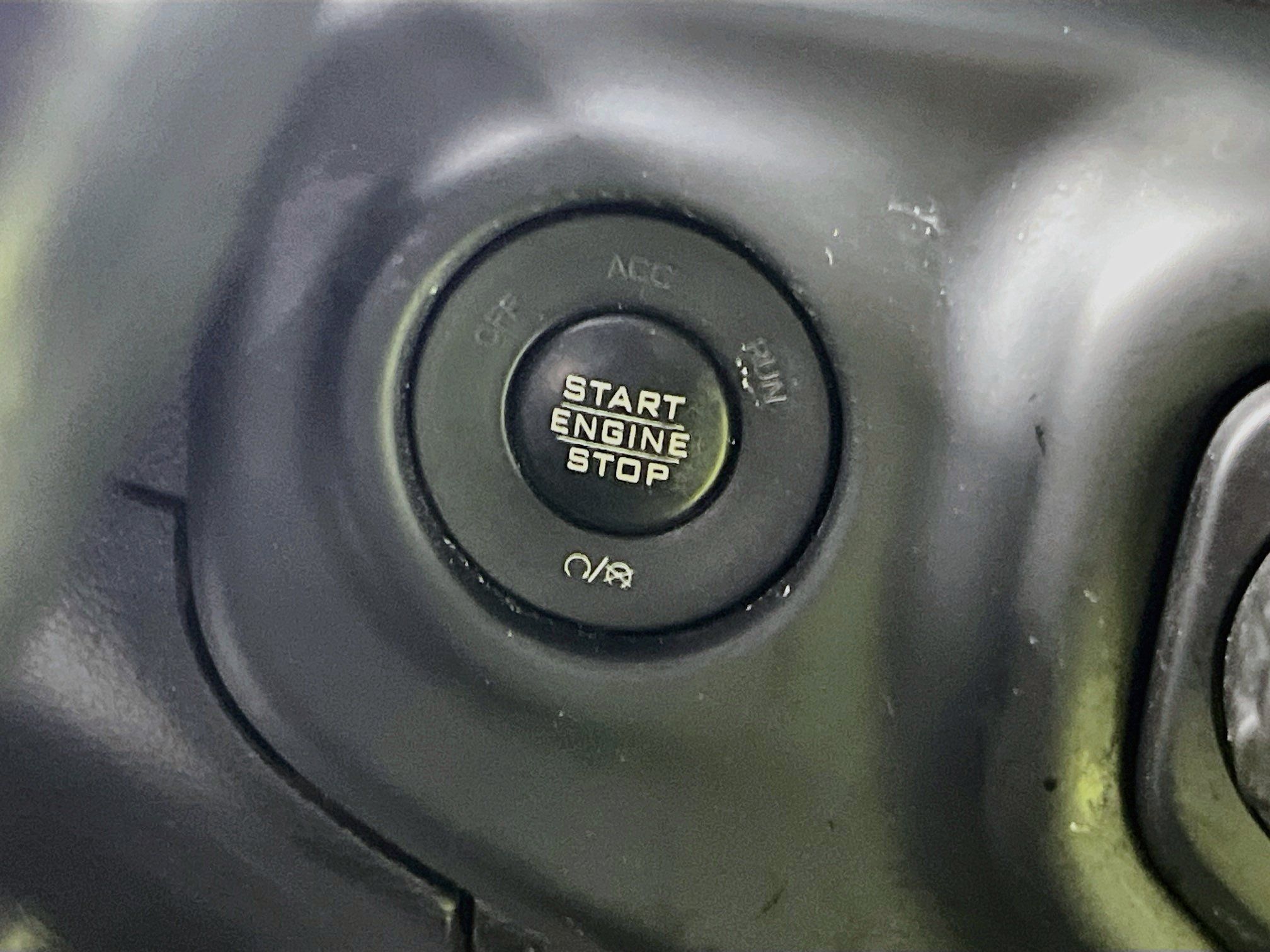 Used 2018 Jeep Wrangler Unlimited Sahara AWD/4WD image 23
