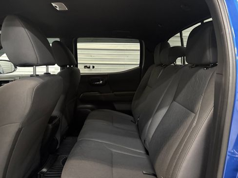 Used 2018 Toyota Tacoma TRD Sport image 22