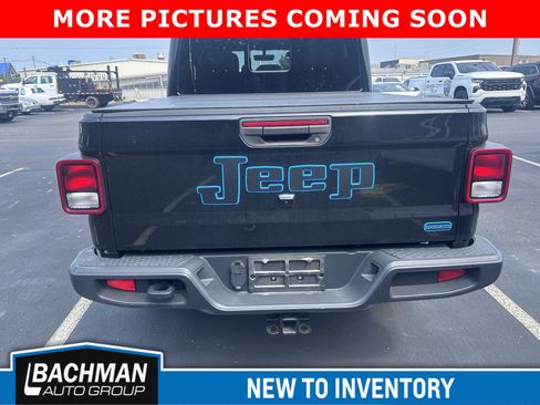 Used 2020 Jeep Gladiator Overland AWD/4WD image 6