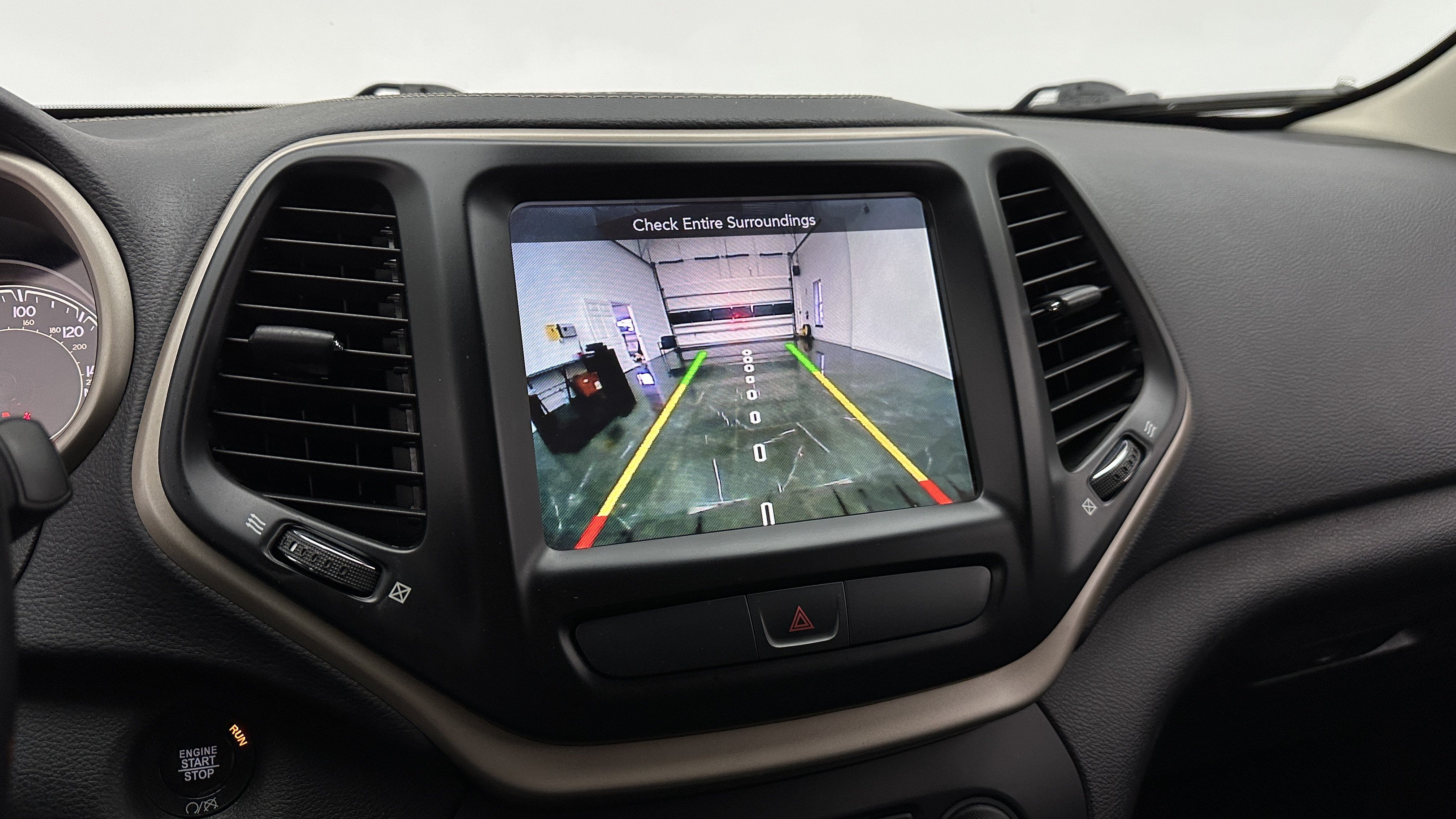 Used 2017 Jeep Cherokee Limited FWD image 21
