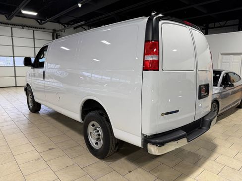 Used 2022 Chevrolet Express 2500 w/ Driver Convenience Package image 4