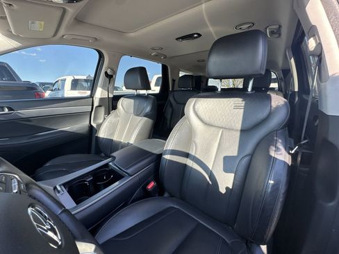 Used 2021 Hyundai Palisade SEL w/ Premium Package image 2