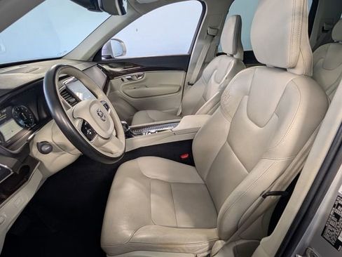 Used 2019 Volvo XC90 T6 Momentum w/ Advanced Package image 5