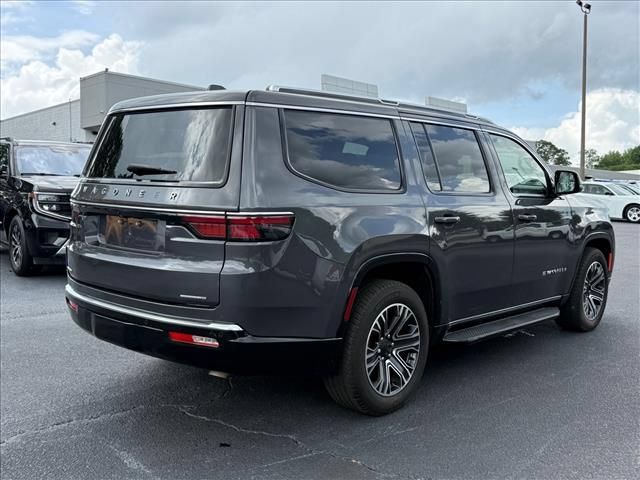 Used 2022 Jeep Wagoneer Series III AWD/4WD image 4