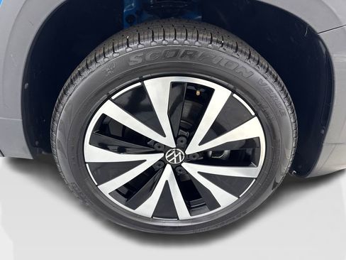 Used 2022 Volkswagen Taos SE w/ Panoramic Sunroof Package AWD/4WD image 84