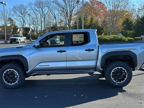 New 2025 Toyota Tacoma TRD Off-Road w/ TRD Off Road Premium Package image 4