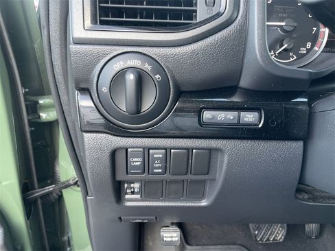 Used 2024 Nissan Titan SV w/ SV Bronze Edition Package image 18