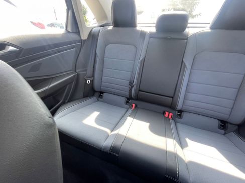 Used 2025 Volkswagen Jetta SE image 39