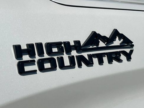 Used 2024 Chevrolet Silverado 1500 High Country w/ Technology Package AWD/4WD image 29