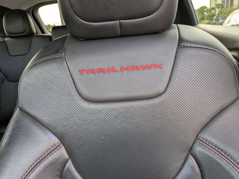 Certified 2021 Jeep Cherokee Trailhawk w/ Premium Leather Package AWD/4WD image 17