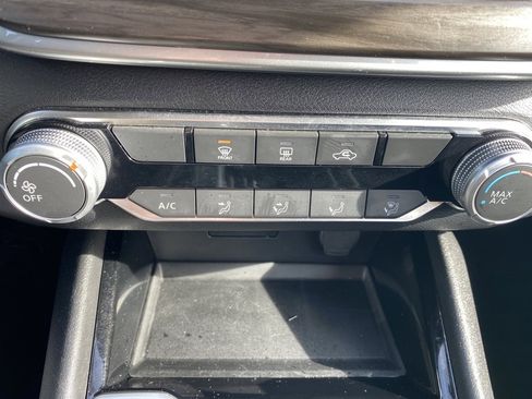 Used 2024 Nissan Altima 2.5 SV image 16