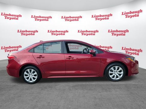 Used 2025 Toyota Corolla LE FWD image 2