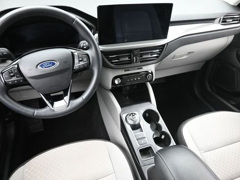 Used 2023 Ford Escape Active w/ Tech Pack #2 AWD/4WD image 14
