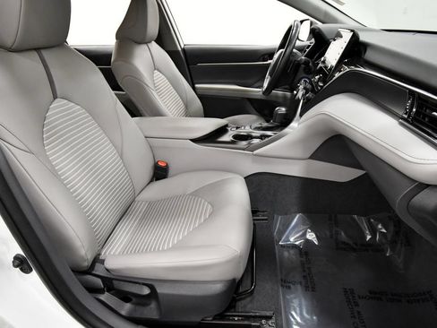 Used 2024 Toyota Camry SE AWD/4WD image 15