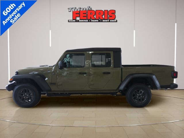 Used 2026 Jeep Gladiator Sport AWD/4WD image 2
