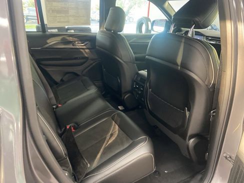 New 2025 Jeep Grand Cherokee Altitude image 15