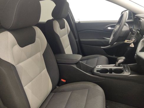 Used 2025 Chevrolet Trax LS FWD image 21