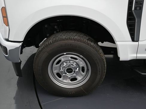 New 2025 Ford F250 XL w/ XL Chrome Package image 9