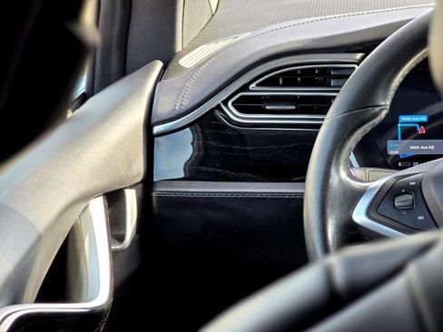 Used 2017 Tesla Model X 75D AWD/4WD image 17