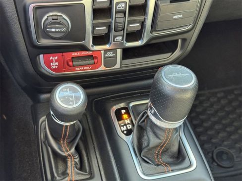 Used 2022 Jeep Gladiator Mojave w/ LED Lighting Group image 12