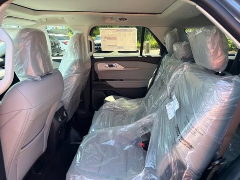 New 2026 Ford Explorer Active w/ Active Comfort Package AWD/4WD image 13