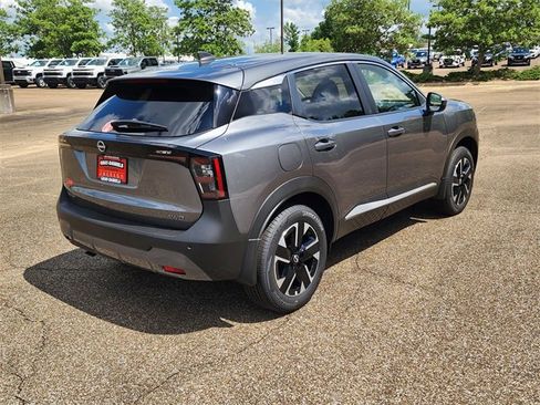 New 2025 Nissan Kicks SV image 17