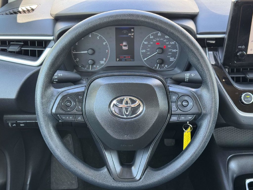 Used 2025 Toyota Corolla LE FWD image 10