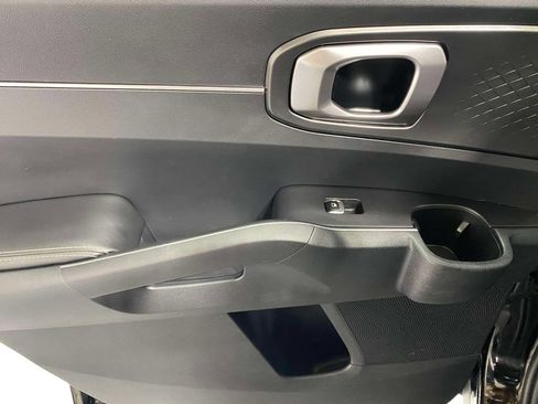 Used 2025 Kia Sorento S w/ Panoramic Sunroof Package FWD image 16