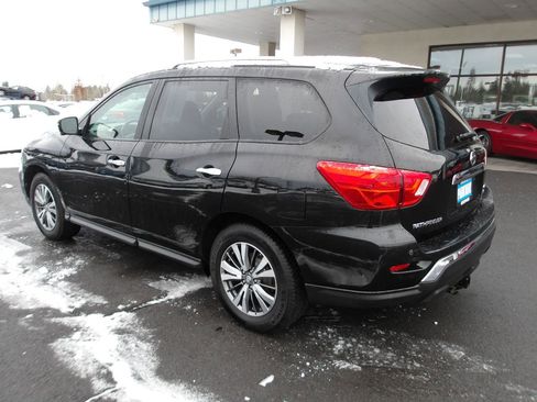 Used 2018 Nissan Pathfinder SL image 3