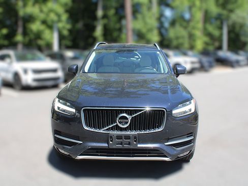 Used 2017 Volvo XC90 T5 Momentum w/ Vision Package FWD image 17