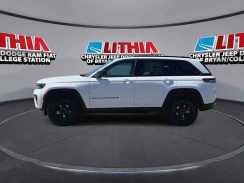 New 2026 Jeep Grand Cherokee Altitude RWD image 5