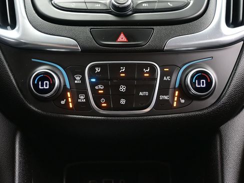 Used 2019 Chevrolet Equinox LT FWD image 20