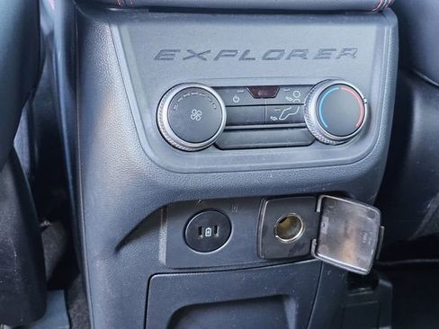 Used 2025 Ford Explorer ST-Line image 19
