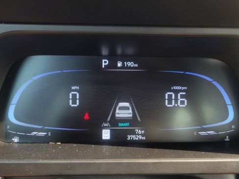 Used 2025 Hyundai Elantra Sport FWD image 23