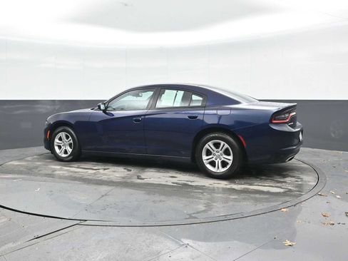 Used 2016 Dodge Charger SE image 3